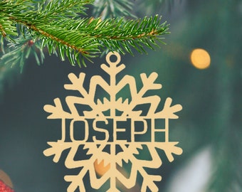 Schneeflocke Weihnachtsbaum Anhänger personalisiert – Christbaumschmuck mit Name – auch perfekt als Geschenkanhänger am Geschenk