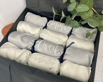 Personalised Reusable Eco-Friendly Sustainable Traditional White Christmas Crackers and Silver Christmas Crackers box of 4