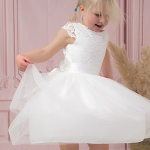 Flower Girl Dress, Lace Flower Girl, Lace and Tulle Dress, Girls Dress, Flower Girl Dress, Girls Clothing, Dress for Girl, Girls clothing, Bridesmaid Dress for Girls, Small Bridesmaid, Mini Bridesmaid Dress, Bridal Party Dress, Clothing for Girls