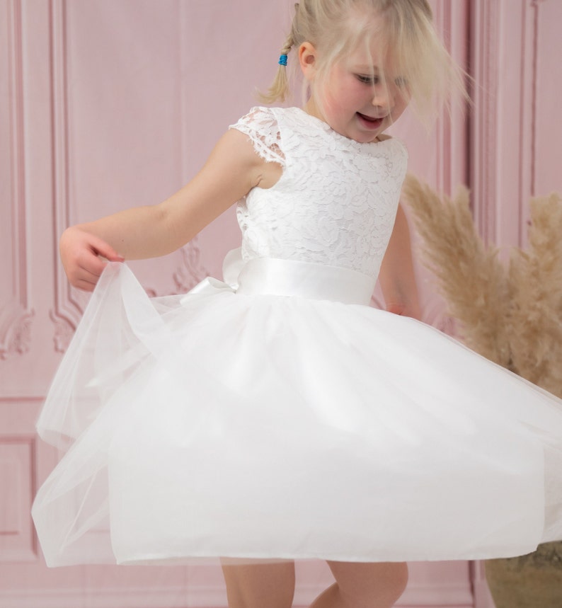 Flower Girl Dress, Lace Flower Girl, Lace and Tulle Dress, Girls Dress, Flower Girl Dress, Girls Clothing, Dress for Girl, Girls clothing, Bridesmaid Dress for Girls, Small Bridesmaid, Mini Bridesmaid Dress, Bridal Party Dress, Clothing for Girls
