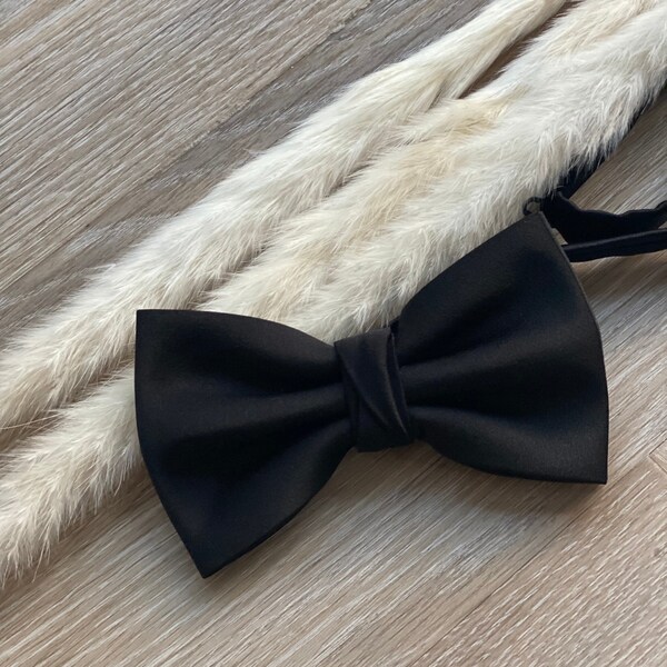 Black Men's Bow Tie, Fathers Day Grooms Bow Tie, Usher Bow Tie, Groomsman Bow Tie, Wedding Day Gift Mens Necktie Accessory