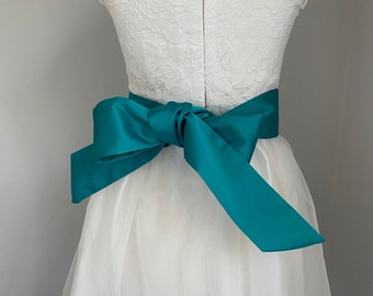 Türkise Schärpe für Kleid für Blumenmädchen, Junior Brautjungfer, Farbe Schärpe in 40 Farben, Hochzeit Taufe Mädchenkleid Schärpe