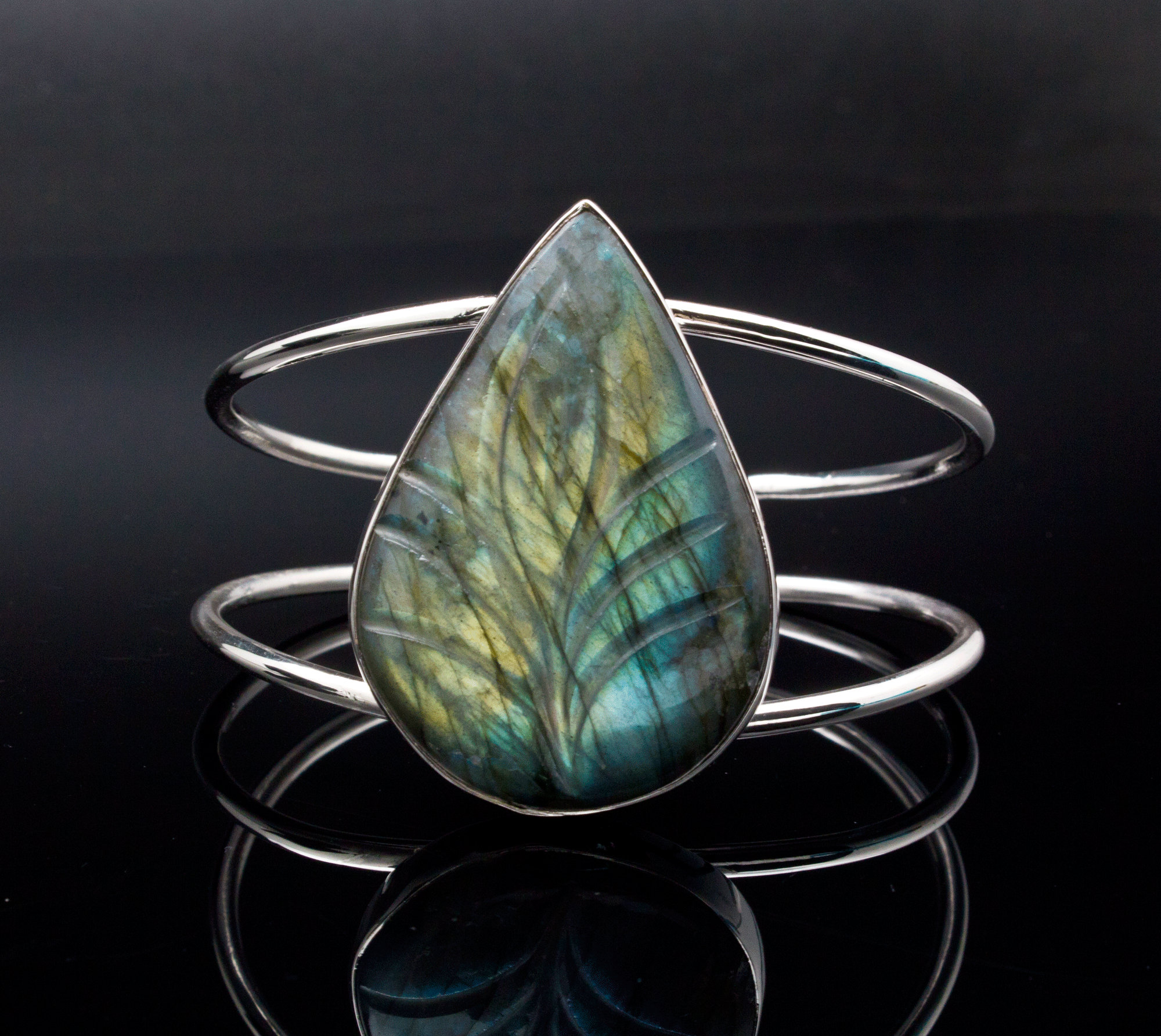 あ　GAGAN chaand labradrite silver925 Sterling Silver Labradorite Carved Handcrafted Leaf Pendant