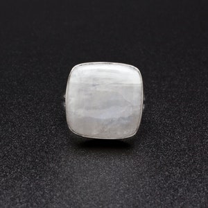 Sterling Silver Moonstone Ring Size 7
