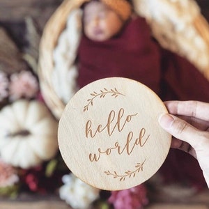 Bonjour le monde panneau d'annonce de naissance en bois | Accessoire photo pour nouveau-né à l'hôpital | Cadeau baby shower | Cadeau pour femme enceinte | Photographie de nouveau-né