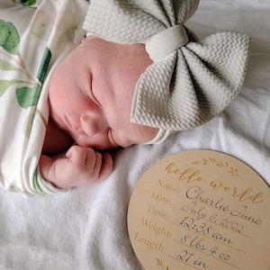 Panneau en bois pour faire-part de naissance | Faire-part de naissance| Signe de statistiques de naissance | Photo du nouveau-né | Bonjour tout le monde|Cadeau pour future maman
