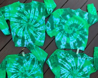 St. Patricks Day Tie Dye // St Patrick's Day Sweatshirt // St Paddy's Sweatshirt // Green Tie Dye