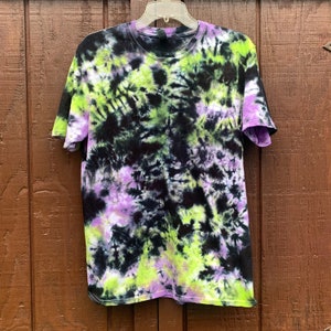 Halloween Tie Dye Shirt // Purple, Lime, Black Tie Dye // Spooky Tie Dye // Witchy Tie Dye