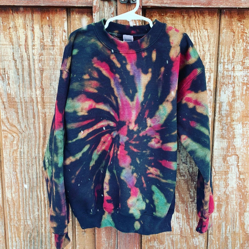 reverse rainbow tie dye