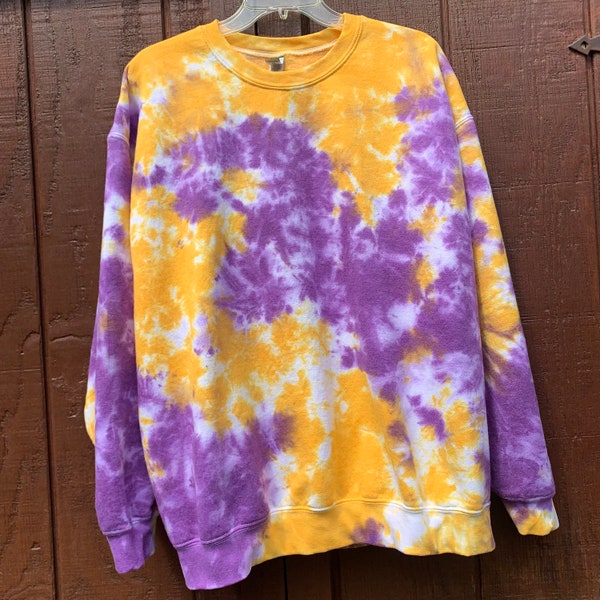 Lakers Inspired Tie Dye // Vikings Inspired Tie Dye // Purple and Gold Tie Dye // Tie dye gifts // Tie Dye Loungewear