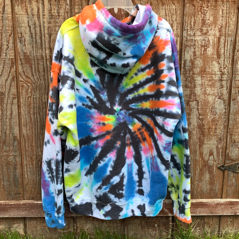 tie dye sweatshirt rainbow
