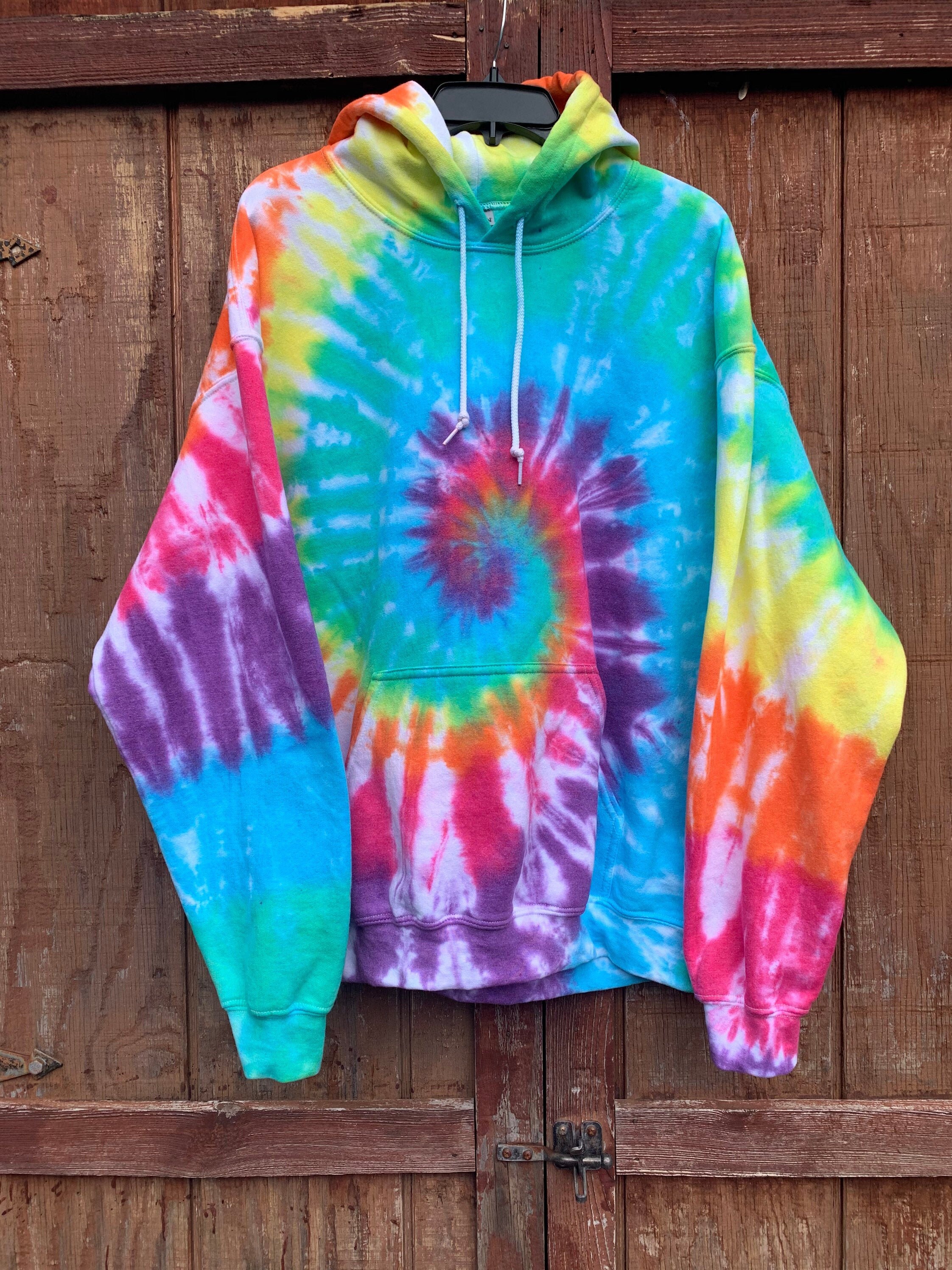 tie dye sweatshirt rainbow