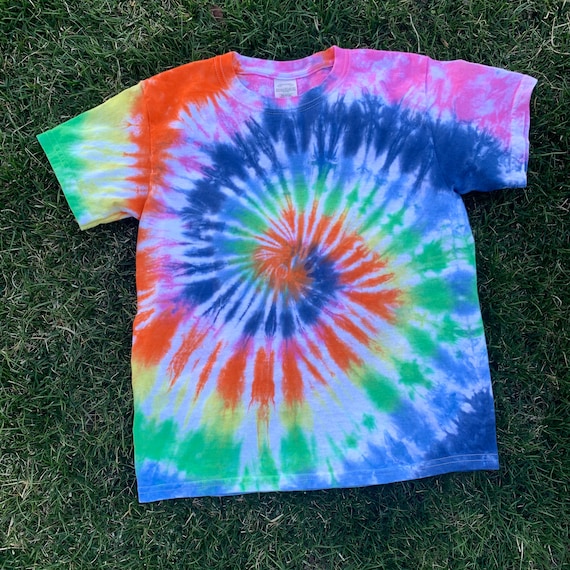 tie dye t shirt rainbow