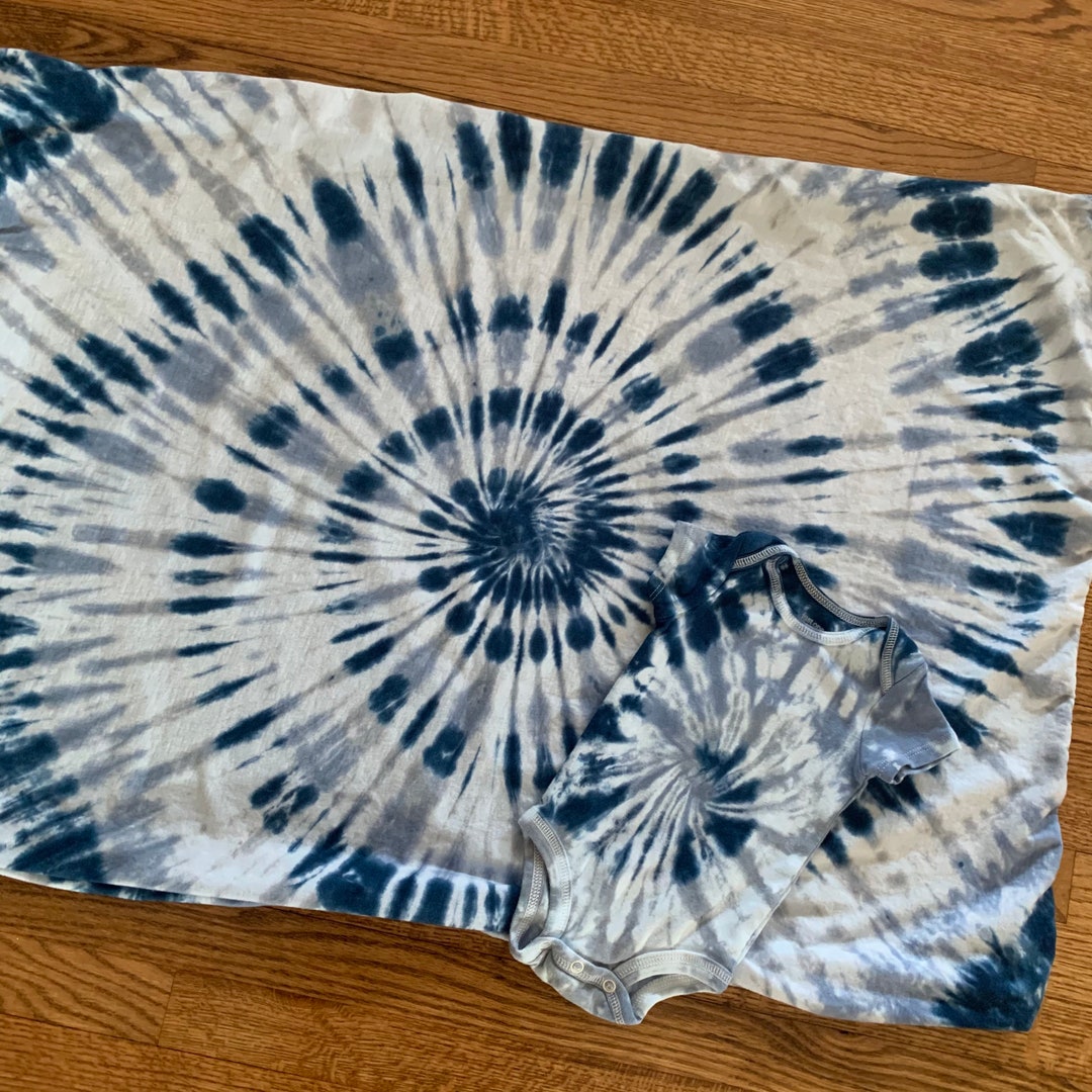 Blue Tie Dye // Baby Blanket // Toddler Blanket // Tie Dye Baby Gifts
