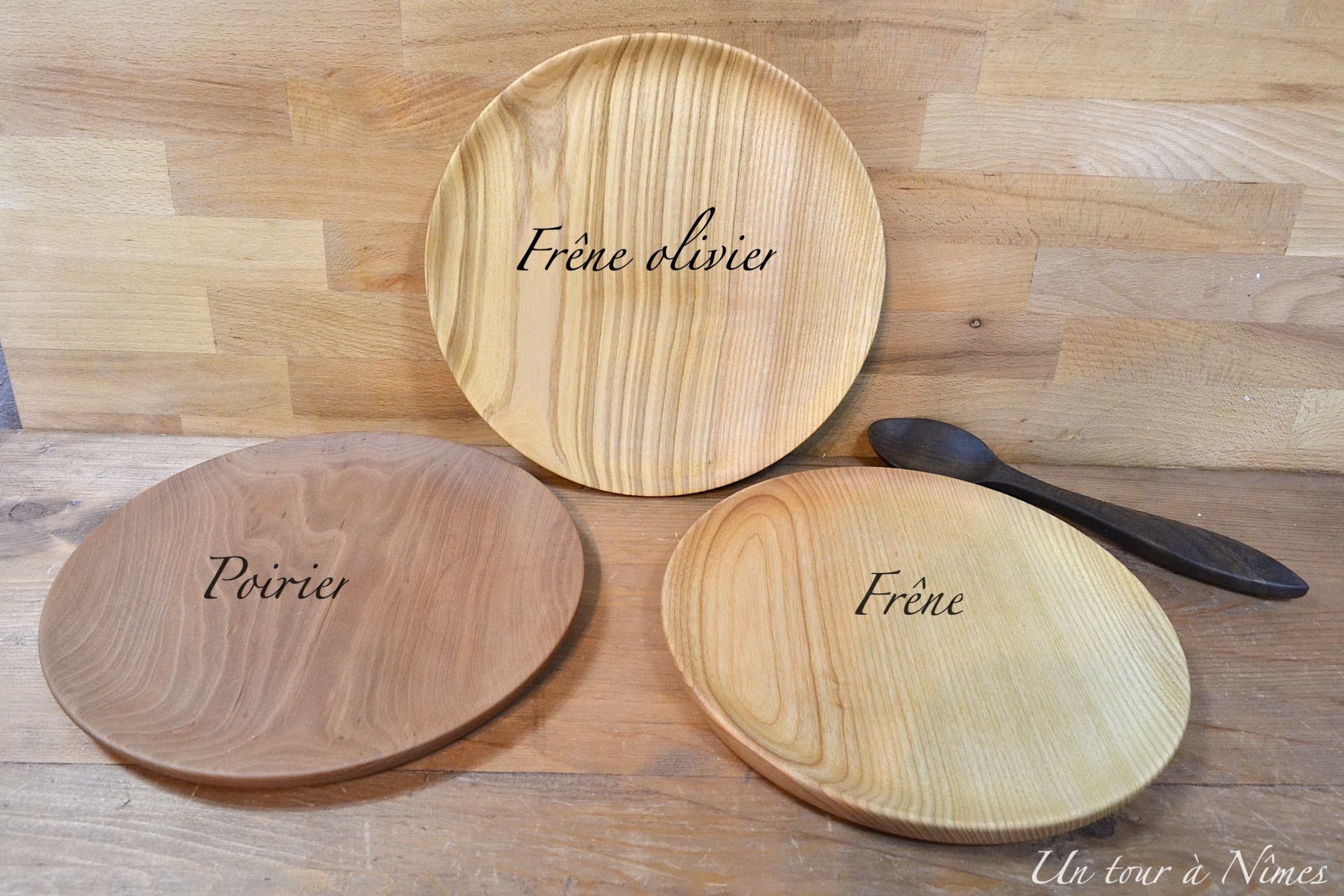 Assiettes en Bois. Une Réalisation Artisanale. Essences Frêne Olivier, Poirier, Frêne. Finition Écol