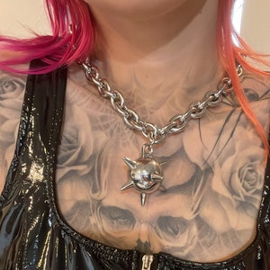 Chunky flail cable chain