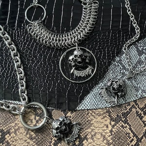 Discharge necklace