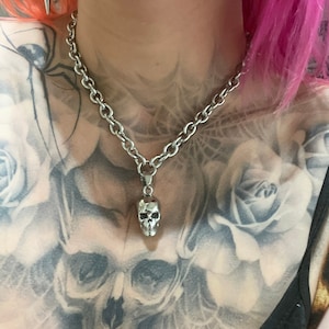 Skull chain
