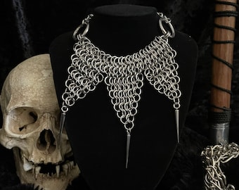 Spiked chainmaille choker
