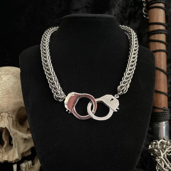 Collier menottes en cotte de mailles