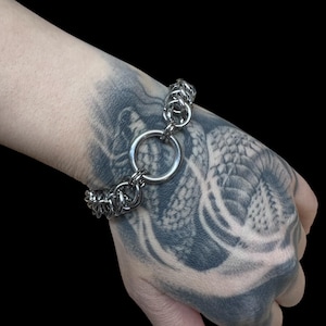 Stainless steel chainmaille bracelet