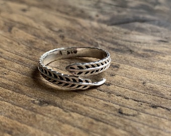 Sterling Silver Feather Ring: Adjustable Boho Ring