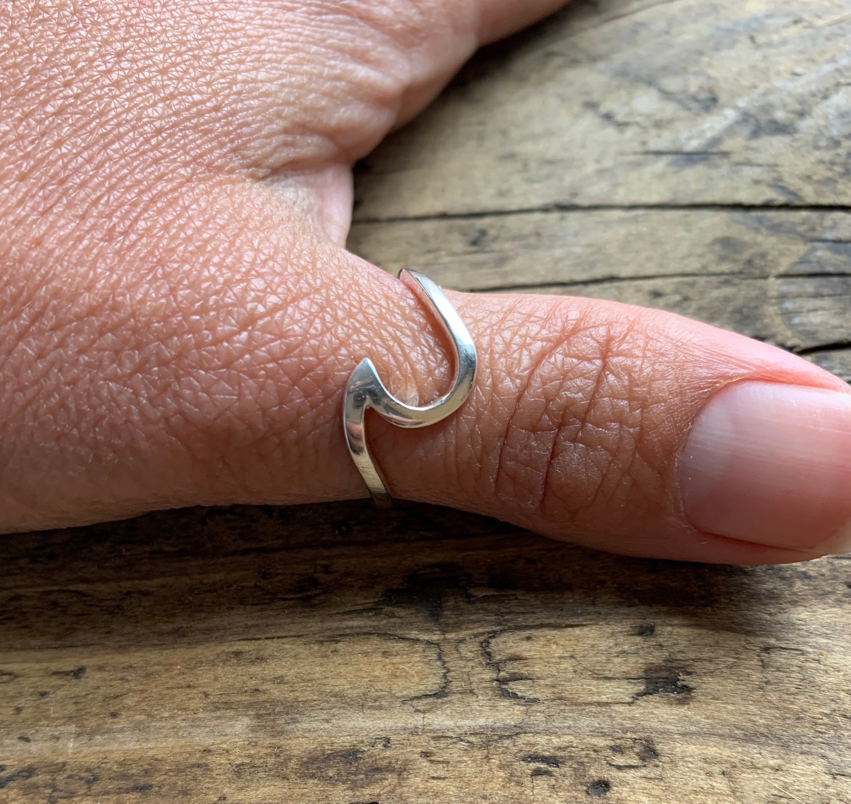 Wave thumb ring deals
