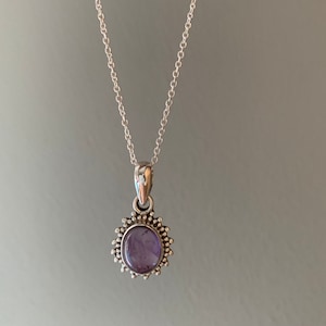 Zierliche Amethyst Halskette, Boho Halskette, Oval Amethyst Halskette, Februar Geburtsstein, Sterling Silber lila Halskette, Amethyst Halskette