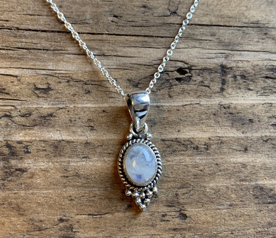 Sterling Silver Oval Rainbow Moonstone Pendant Sterling Silver Oval Rainbow Moonstone Pendant