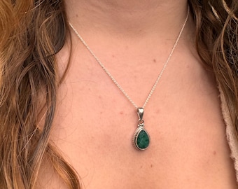 Sterling Silber Smaragd Halskette: Teardrop May Birthstone