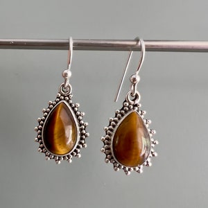 Tiger&#39;s eye sterling silver earrings , teardrop Tiger&#39;s eye earrings , Brown earrings, healing stone earrings, gift for her