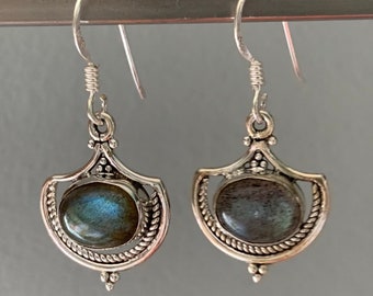 Oval Labradorite Sterling Silver Dangle Earrings: Vintage Inspired Design