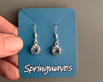Pendientes de aguamarina facetada en plata de ley: Regalo de piedra natal de marzo