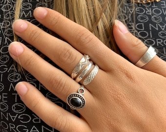 Anillo de serpiente de plata de ley: Joyería ajustable estilo boho con diseño de serpiente.