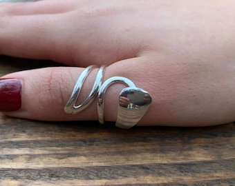 Silver wave ring, Thumb ring, Statement silver ring, serpentine ring, Adjustable silver ring, Silver wrap ring