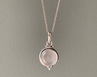 Collar de plata de ley con cuarzo rosa: delicada joyería bohemia
