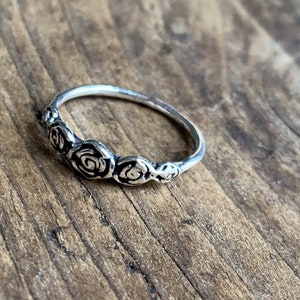 Zilveren rozenring, ring met rozen, ring met drie rozen, 925 sterlingzilveren ring, ring met rozencluster, bloemenring, boho, cadeau voor haar,