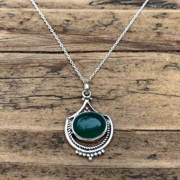 Grüne Onyx Halskette, Zarte Halskette, Boho grüne Halskette, Grüne Tropfen Halskette, Sterling Silber grüne Halskette