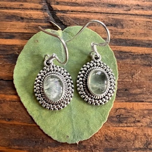 Pendientes de prehnita, pendientes delicados, pendientes boho, pendientes de prehnita de plata en forma de lágrima, piedra curativa, pendientes verdes