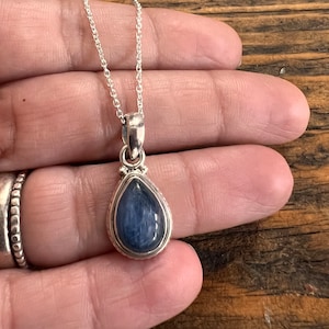Kyanite necklace, Blue Kyanite necklace, Kaynite pendant, Kaynite for meditation, Christmas gift