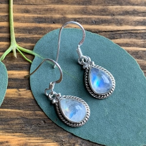 Sterling silver Moonstone earrings, Teardrop moonstone earrings, Moonstone dangle earrings, Rainbow moonstone earrings, June Birthstone
