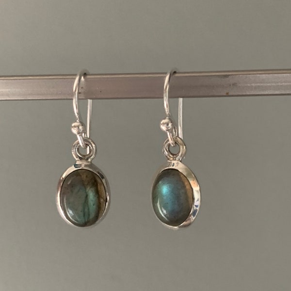 Boucles d'oreilles labradorite/pierre de lune noire, boucles d'oreilles ovales labradorite, boucles d'oreilles pendantes labradorite, boucles d'oreilles labradorite Royaume-Uni