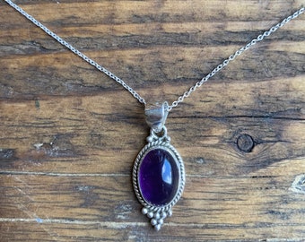 Collar ovalado de amatista y plata de ley - Joyería bohemia, piedra de nacimiento de febrero