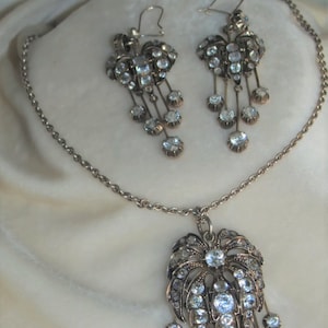 French Silver Paste Pendant And Earrings Set