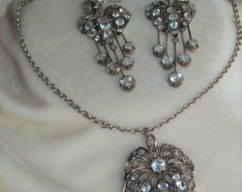 French Silver Paste Pendant And Earrings Set