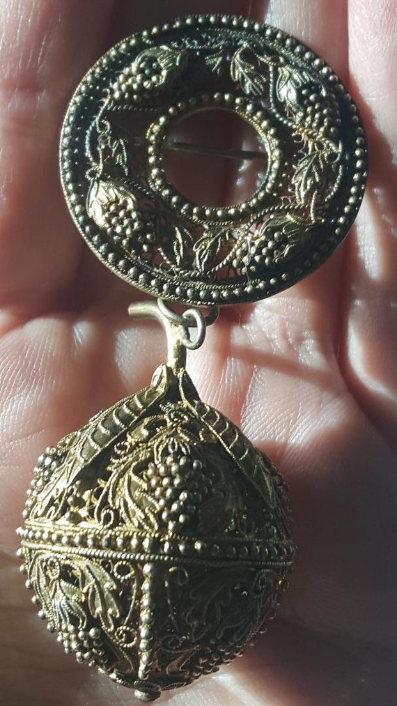 An Incredible Find! 19th Century Silver Pomander … - image 4