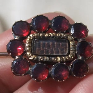 Georgian Flat Garnet Gold Cravat Pin