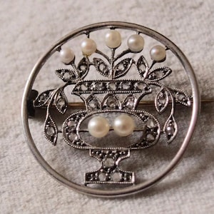 Tiffany & Co Edwardian Belle Epoch Platinum Diamond Urn Brooch image 1