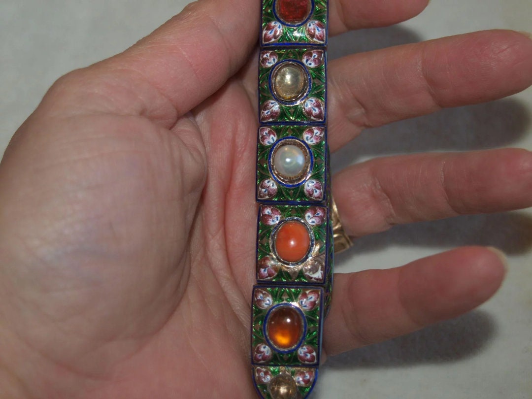 Navaratna jewels shop