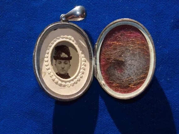 Victorian Sterling Oval Locket with Hair and Awesone … - Gem
